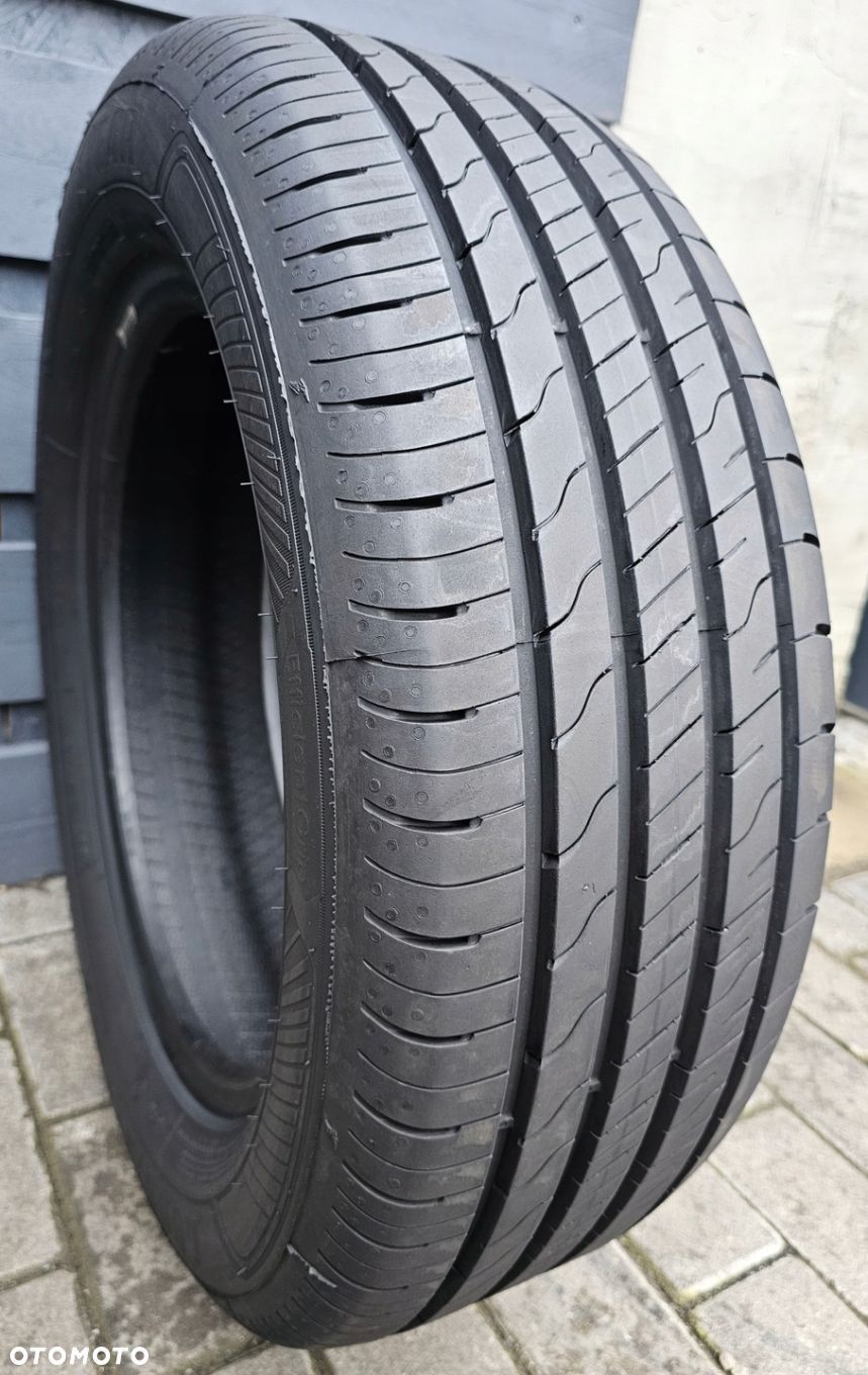 Goodyear Efficient Grip Performance 2 205/60R16 92 H - 1