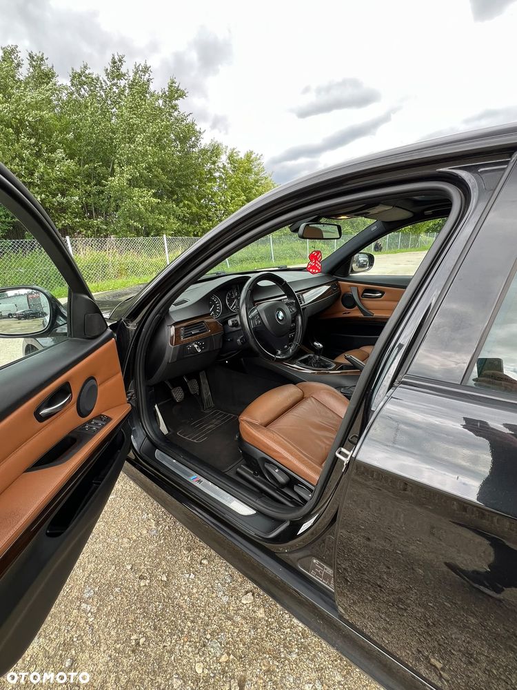 BMW Seria 3 320i - 12