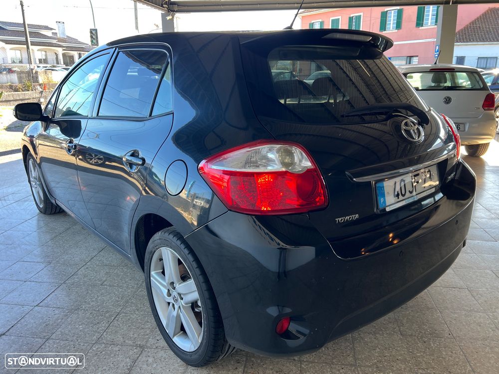 Toyota Auris 1.4 D-4D Exclusive+P.Sport - 7