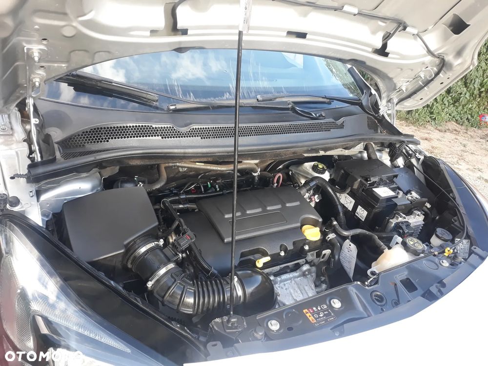 Opel Corsa 1.4 T Cosmo S&S - 15
