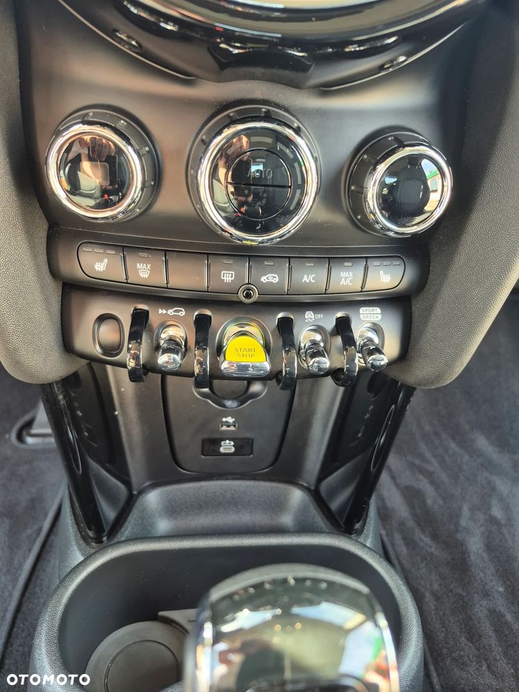 MINI Cooper S Essential Trim - 20