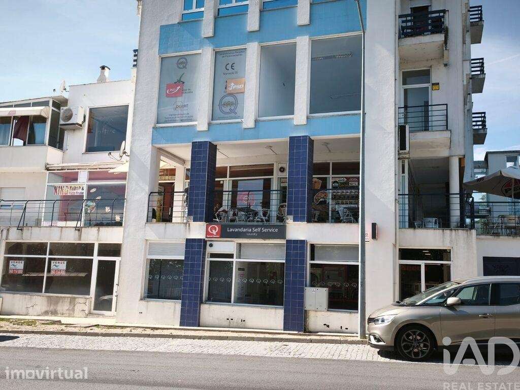 Loja / Estabelecimento Comercial em Nelas de 117,00 m2