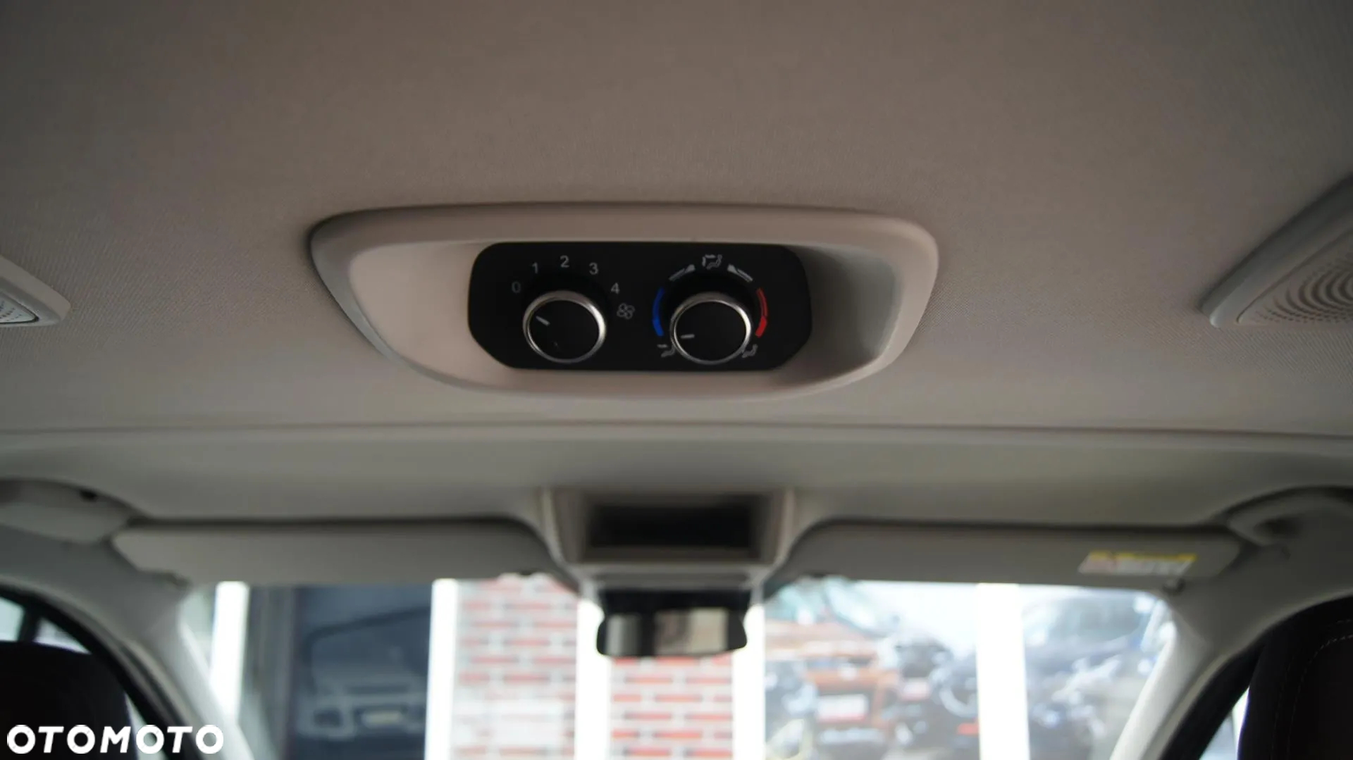 Ford Tourneo Custom 2.0 EcoBlue L1 Titanium X - 23