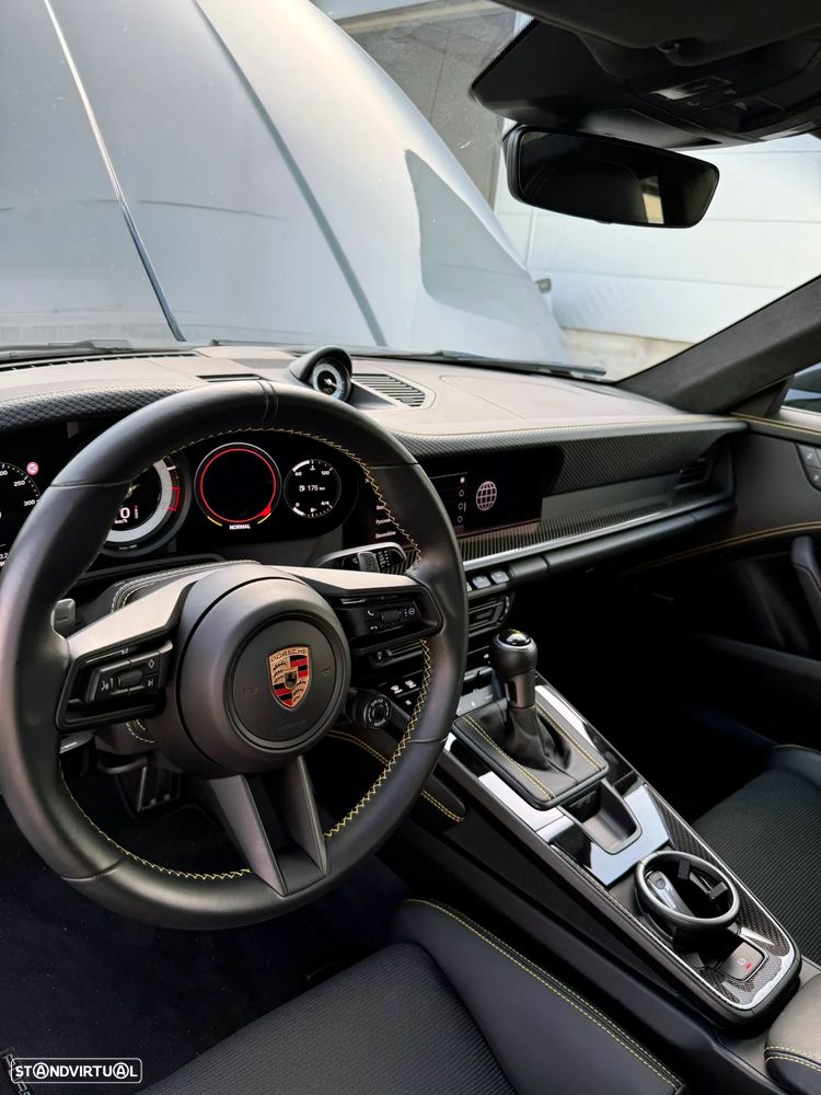 Porsche 911 Série F - 2