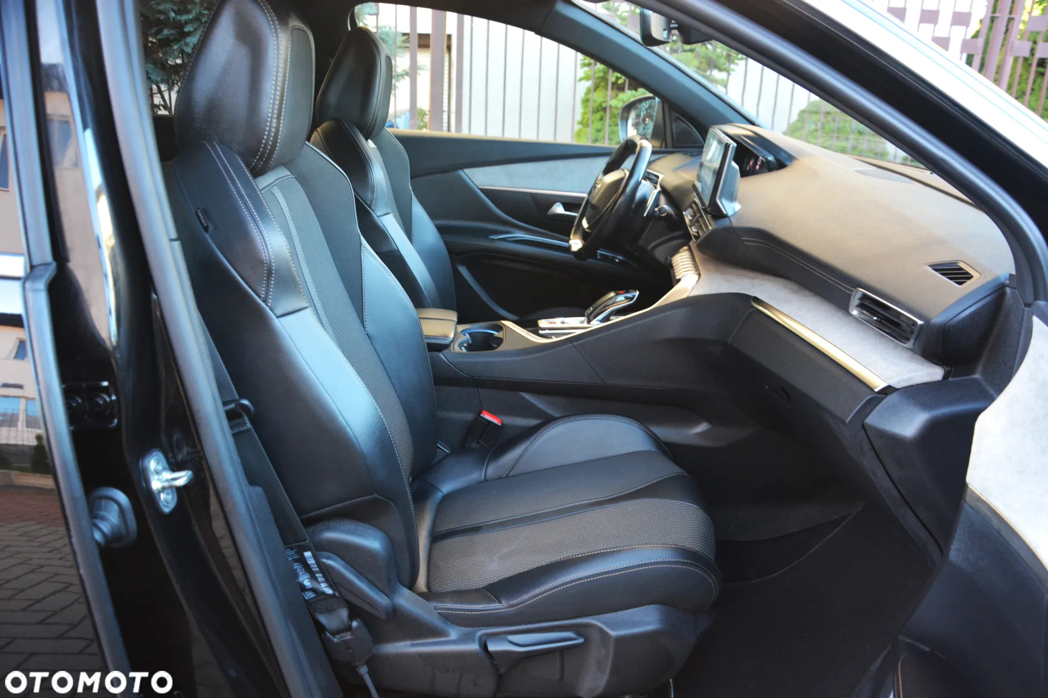 Peugeot 3008 1.5 BlueHDi GT S&S EAT8 - 22