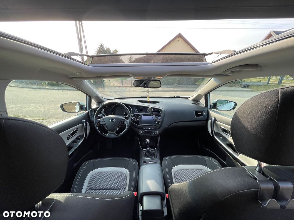 Kia Ceed - 22