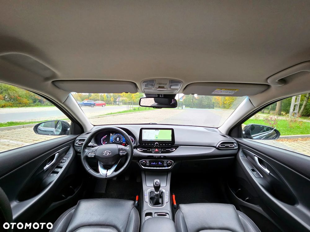 Hyundai i30 Kombi 1.5 T-GDI 48V-Hybrid EDITION 30 - 34