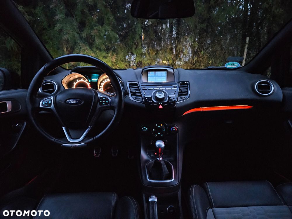 Ford Fiesta - 10