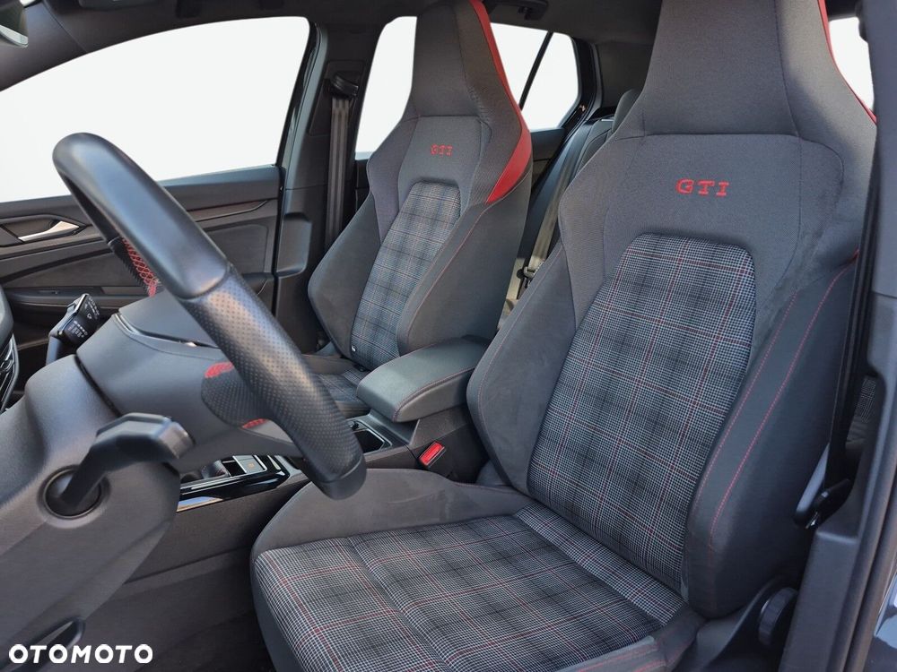 Volkswagen Golf - 13
