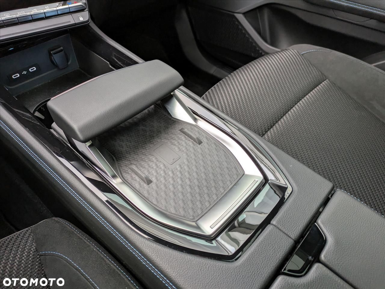 Renault Austral 1.2 E-Tech Full Hybrid 200 Iconic esprit Alpine MMT - 20