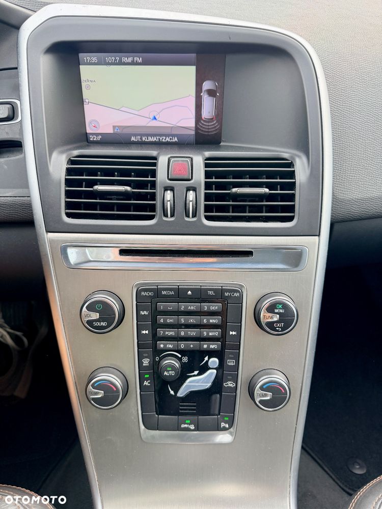 Volvo XC 60 DRIVe Momentum - 12