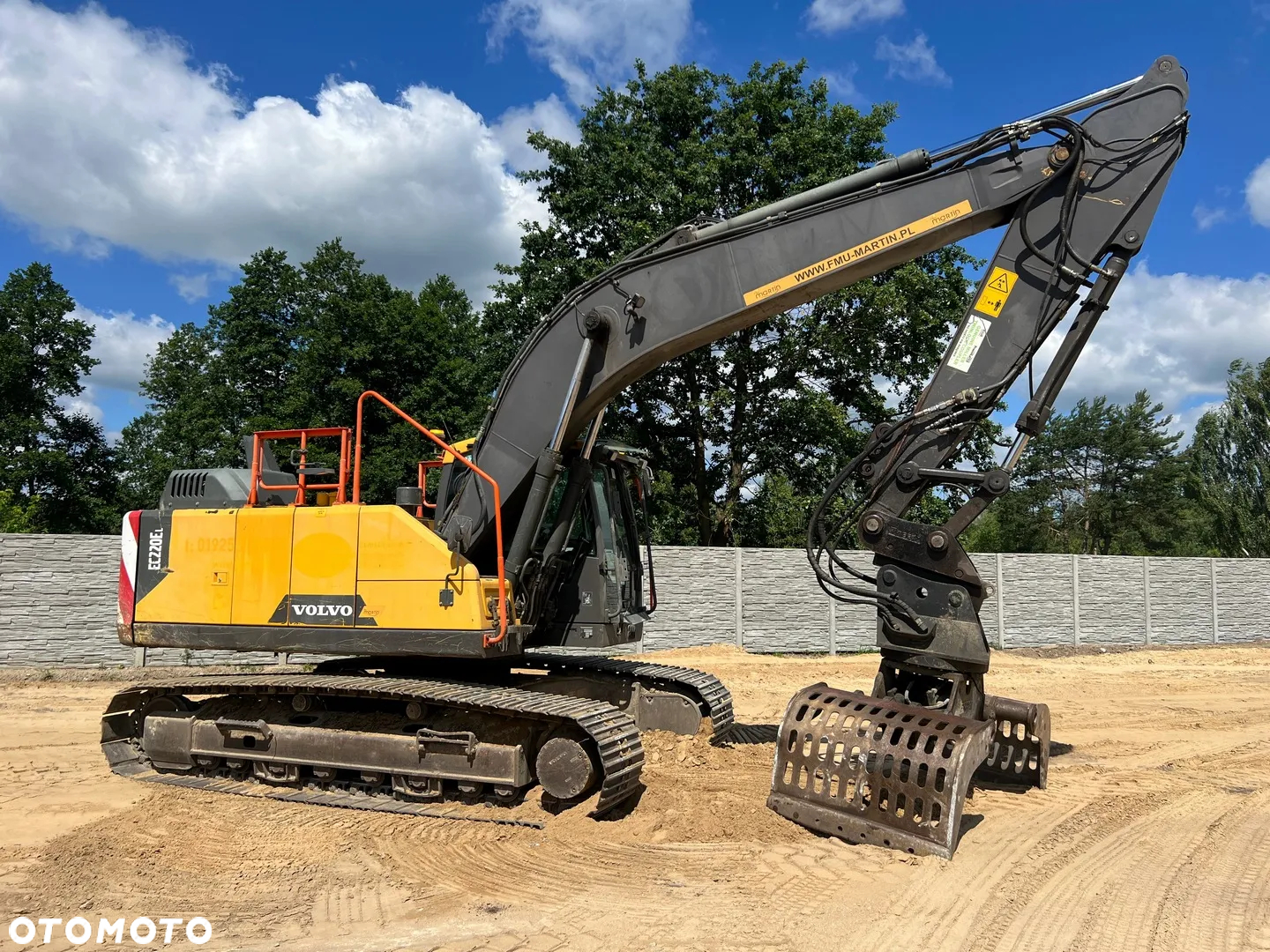 Volvo EC220 DL - 10