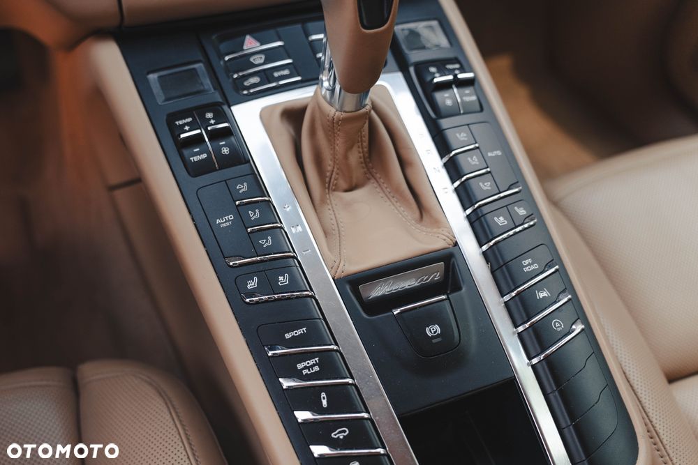 Porsche Macan - 34