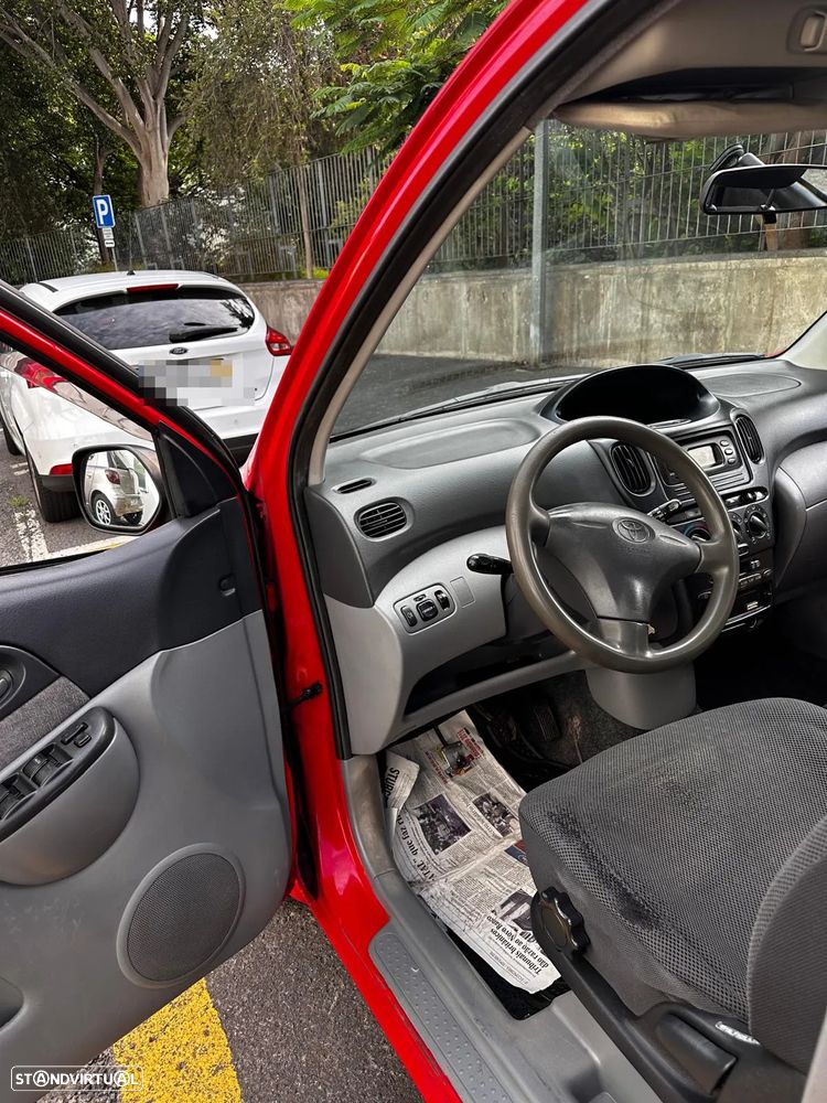Toyota Yaris Verso 1.3 Base - 9