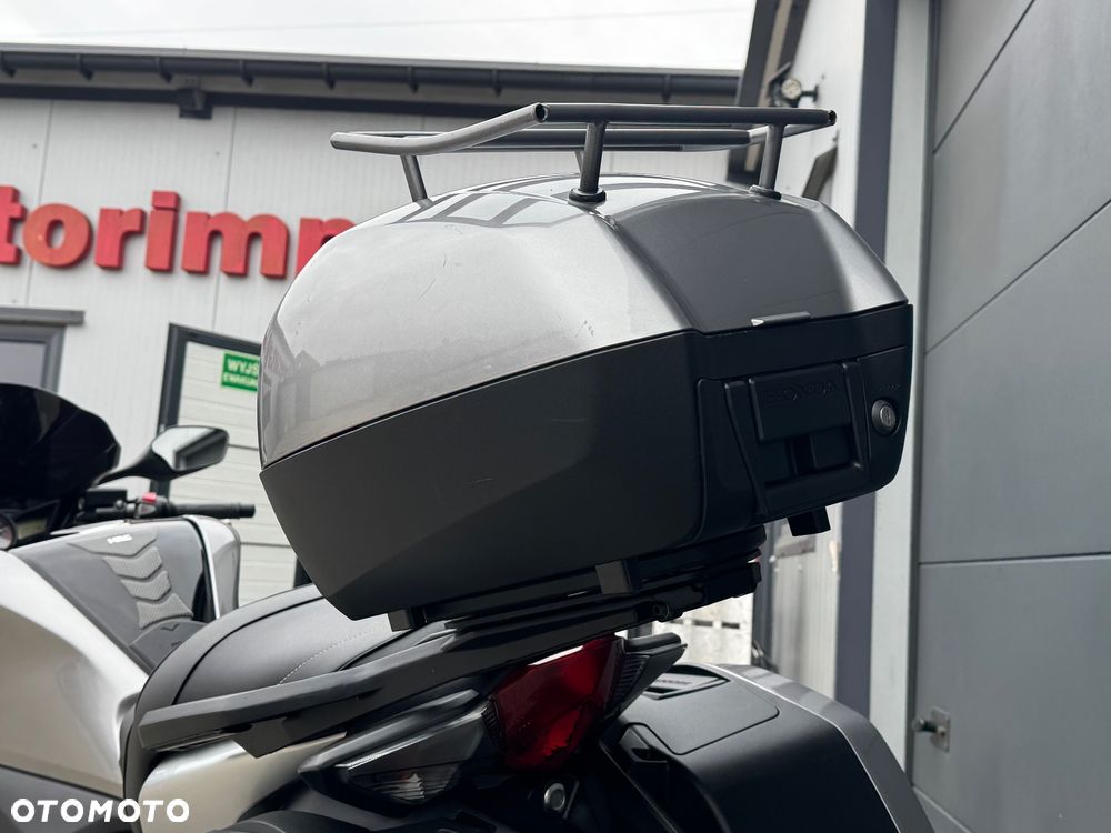 Honda VFR - 28