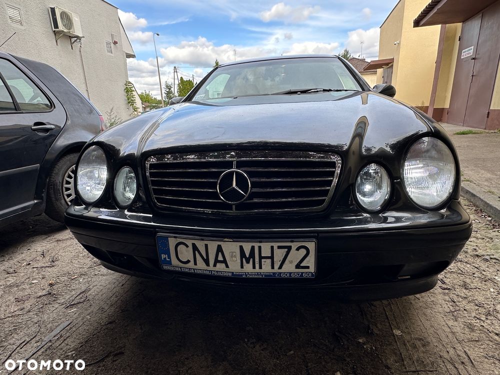 Mercedes-Benz CLK - 8