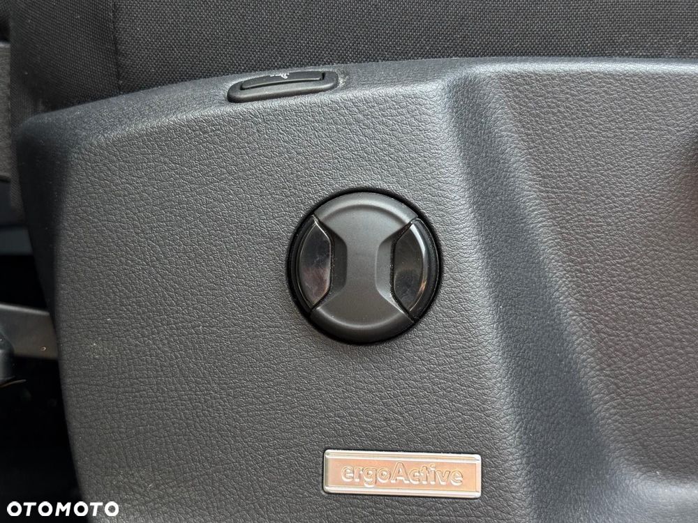 Volkswagen Touran 2.0 TDI BMT Highline DSG - 36