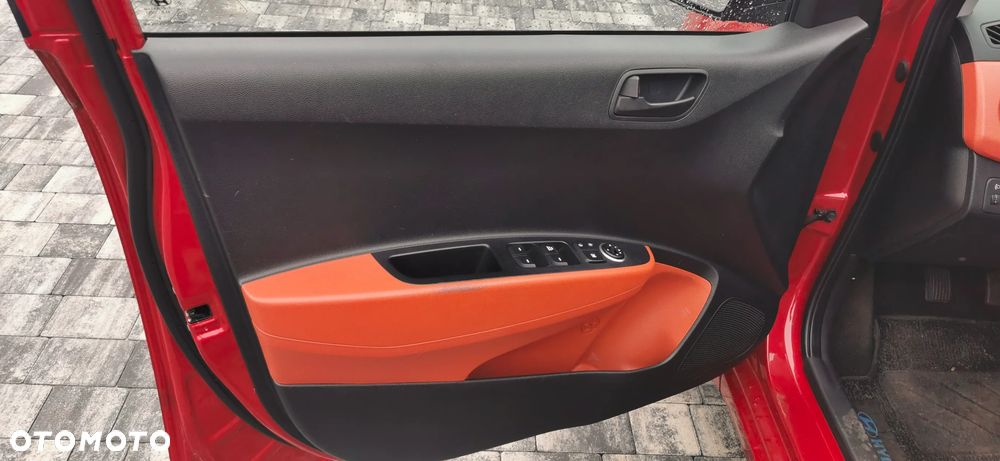 Hyundai i10 1.2 Fifa World Cup Edition - 11