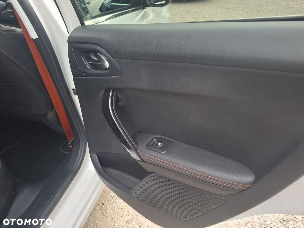 Peugeot 208 1.2 PureTech Allure S&S - 24