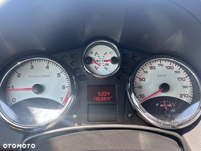 Peugeot 207 - 13
