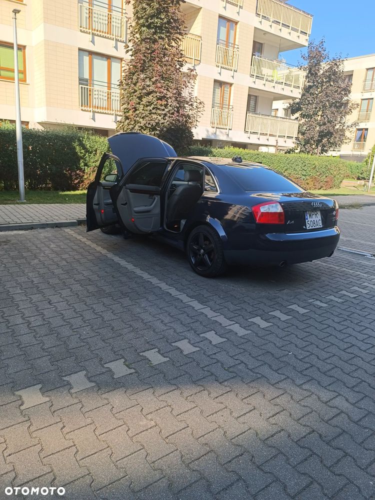 Audi A4 Limousine 3 - 16