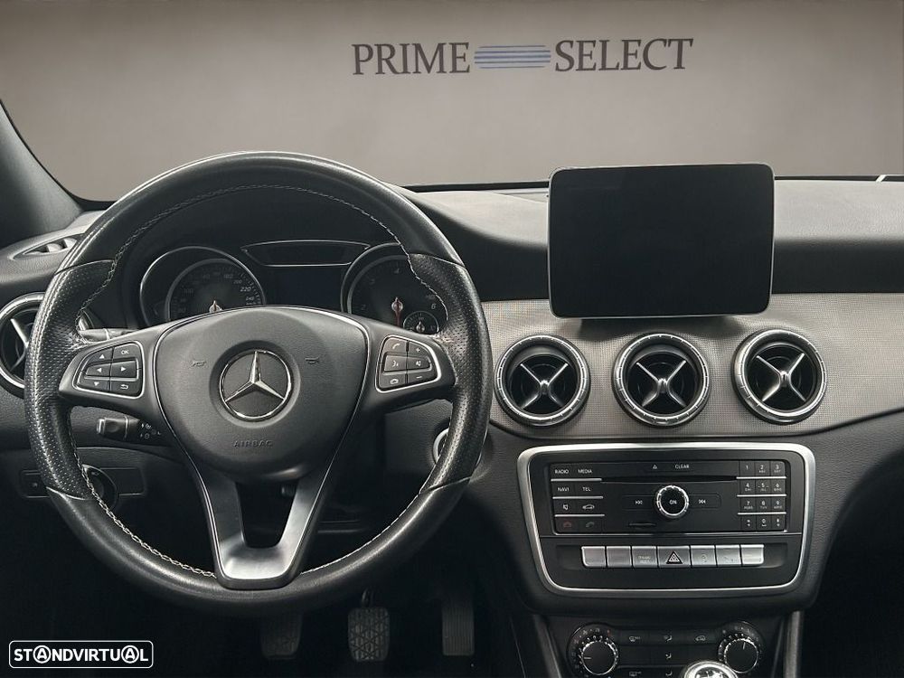 Mercedes-Benz CLA 180 d Shooting Brake - 11