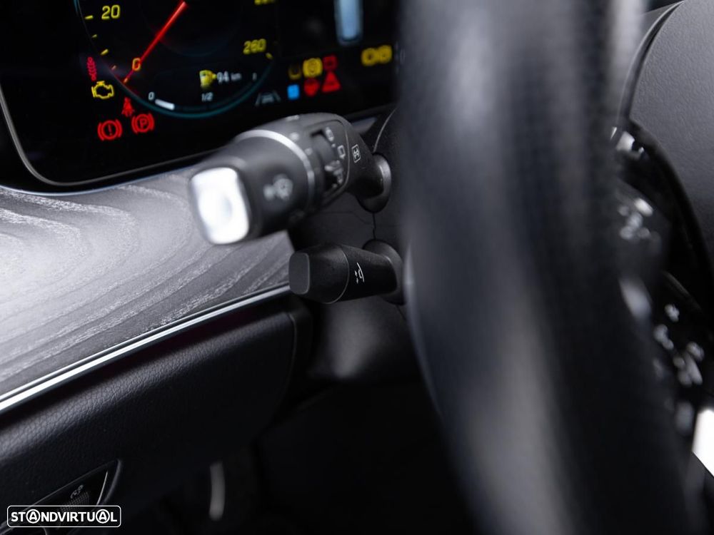 Mercedes-Benz E 300 de 4Matic 9G-TRONIC AMG Line - 23