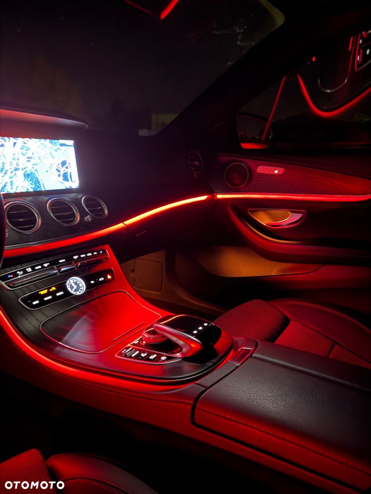 Mercedes-Benz Klasa E 300 d 9G-TRONIC AMG Line - 36