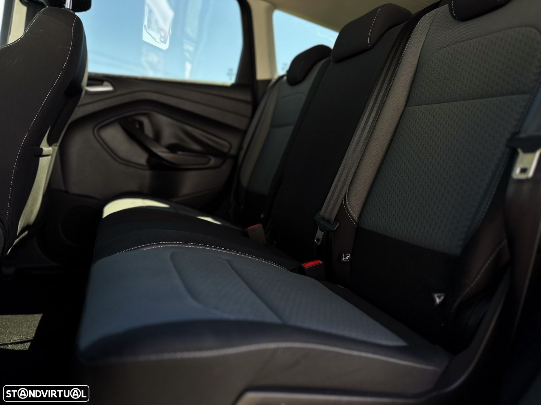 Ford Kuga 1.5 TDCi Titanium - 42