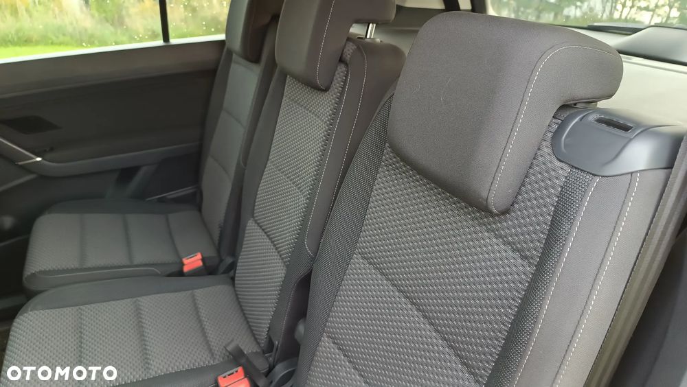 Volkswagen Touran - 8
