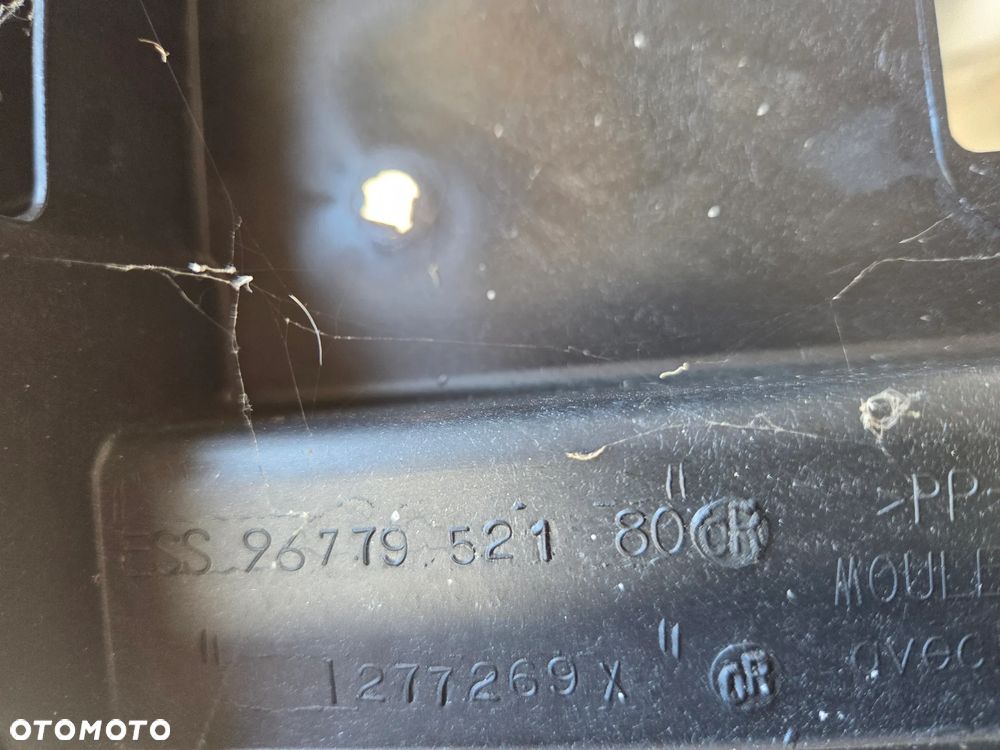 Pas przedni wzmocnienie Peugeot 208 2008 Citroen C3 III 1.2 B    9677952180 - 10