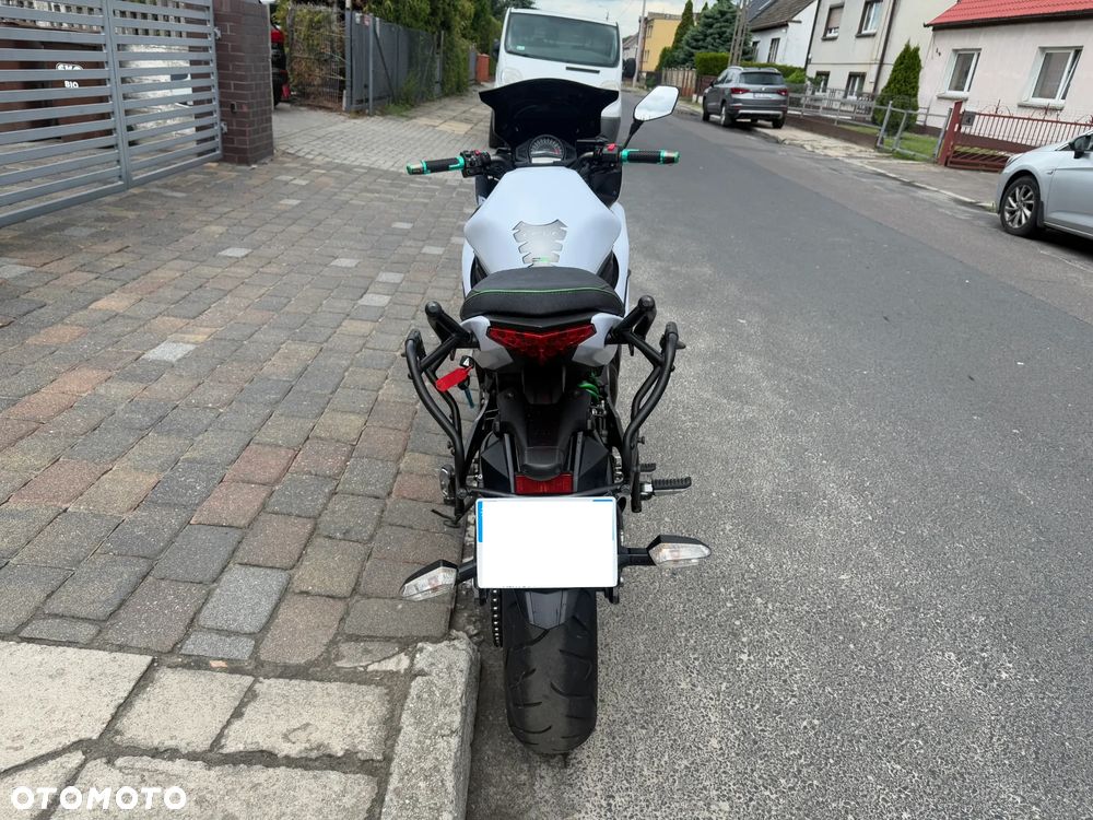 Kawasaki ER - 7