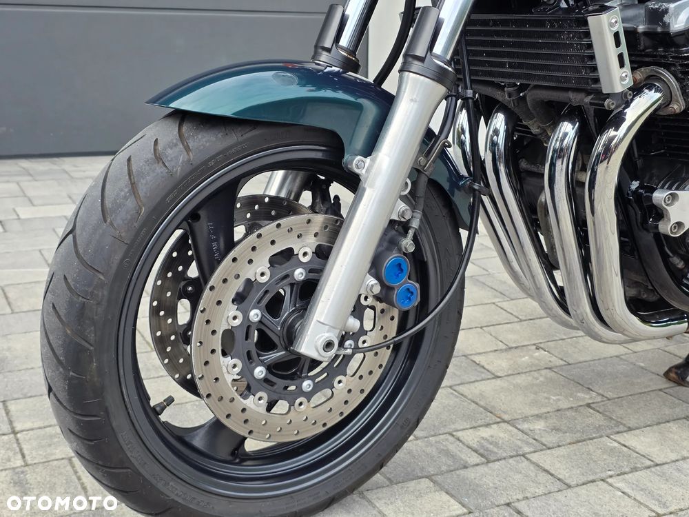Yamaha XJR - 30