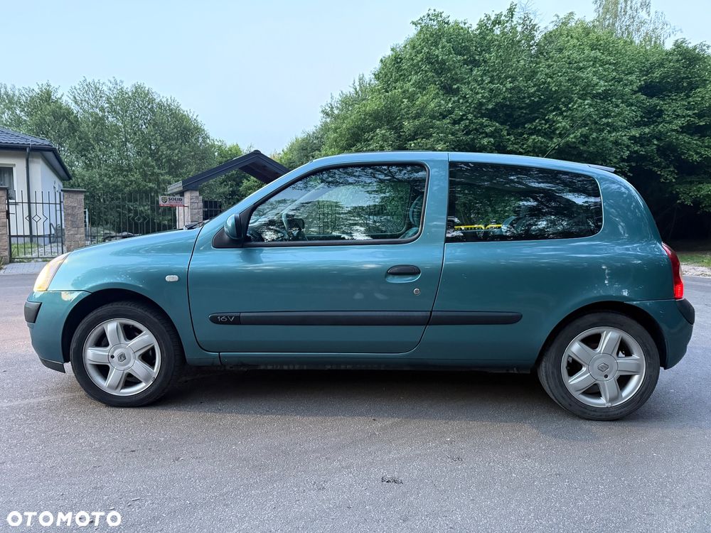 Renault Clio 1.2 16V Confort Privilege - 8