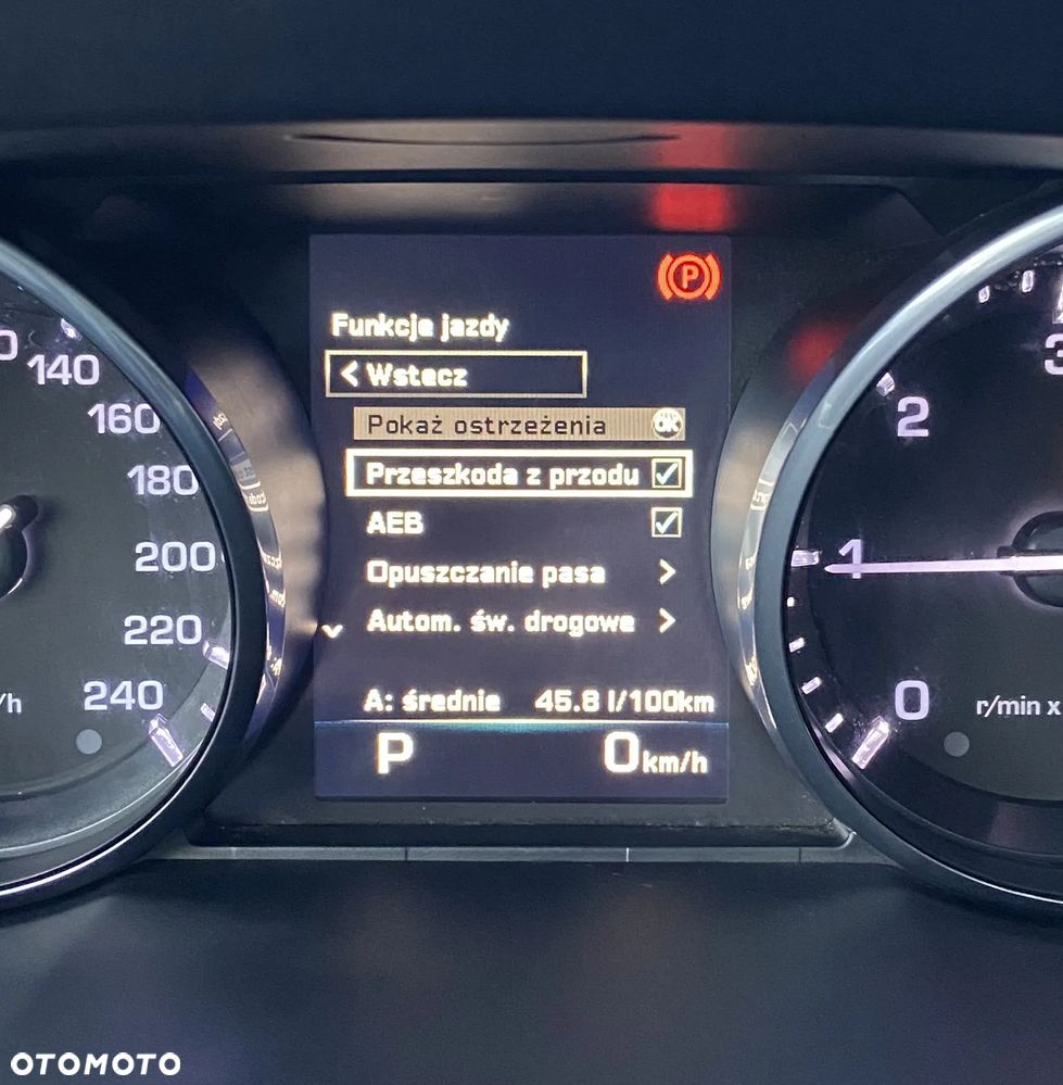 Land Rover Discovery Sport - 24