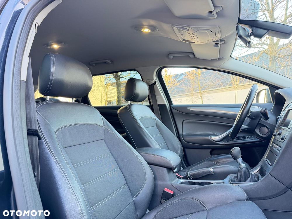 Ford Mondeo 1.6 T Platinium X Plus (Titanium) - 10