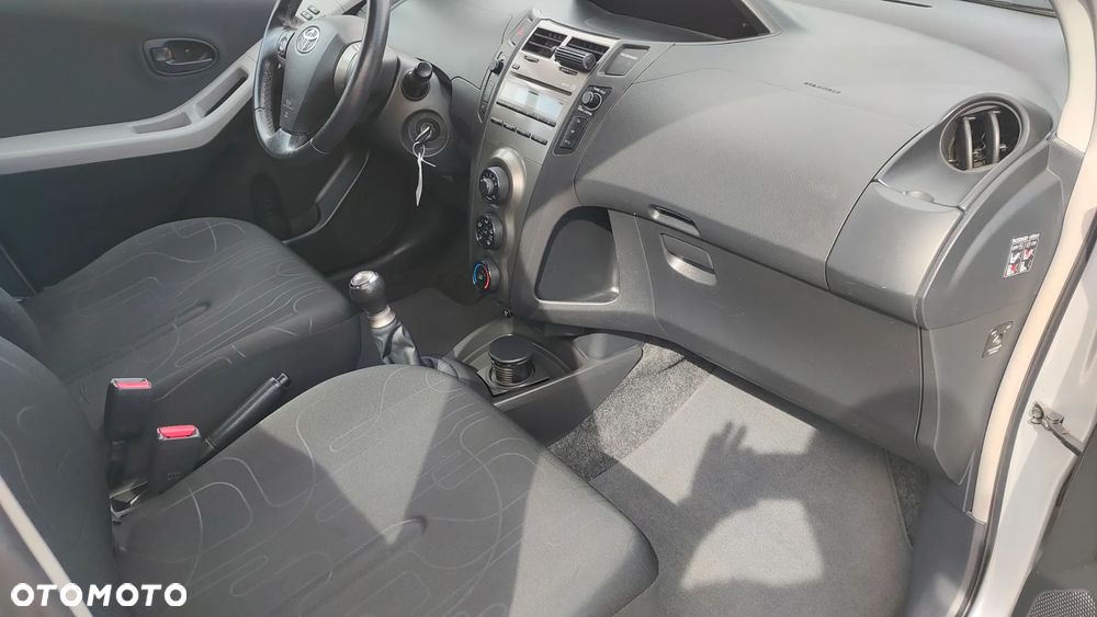 Toyota Yaris 1.0 VVT-i Cool - 10