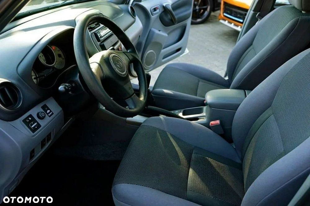 Toyota RAV4 2.0 D-4D 4x4 - 13