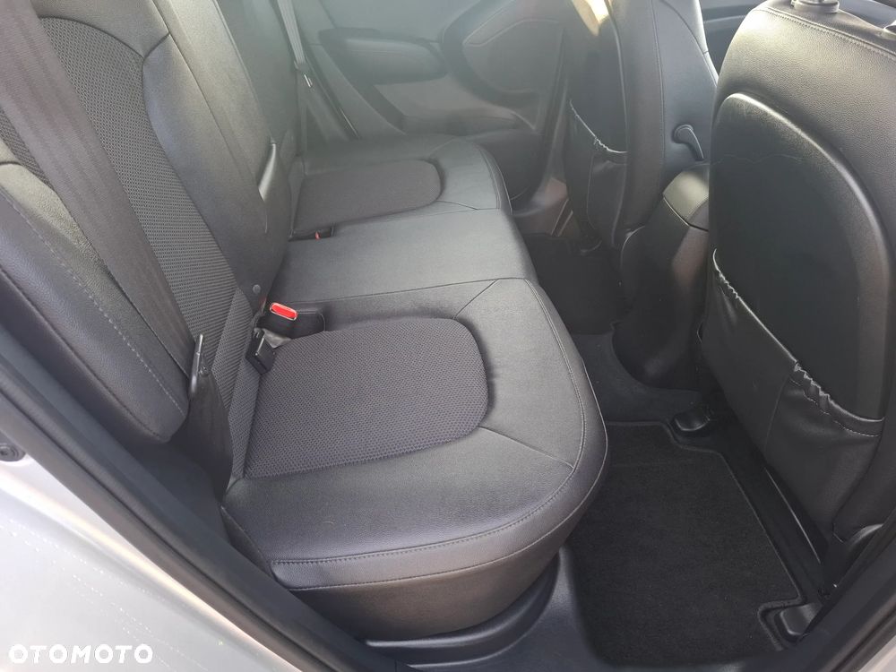 Hyundai ix35 blue 1.6 2WD Finale Silver - 30