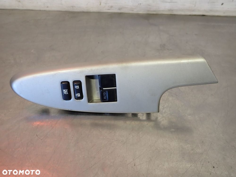 PANEL STEROWANIA SZYB TOYOTA URBAN CRUISER - 1
