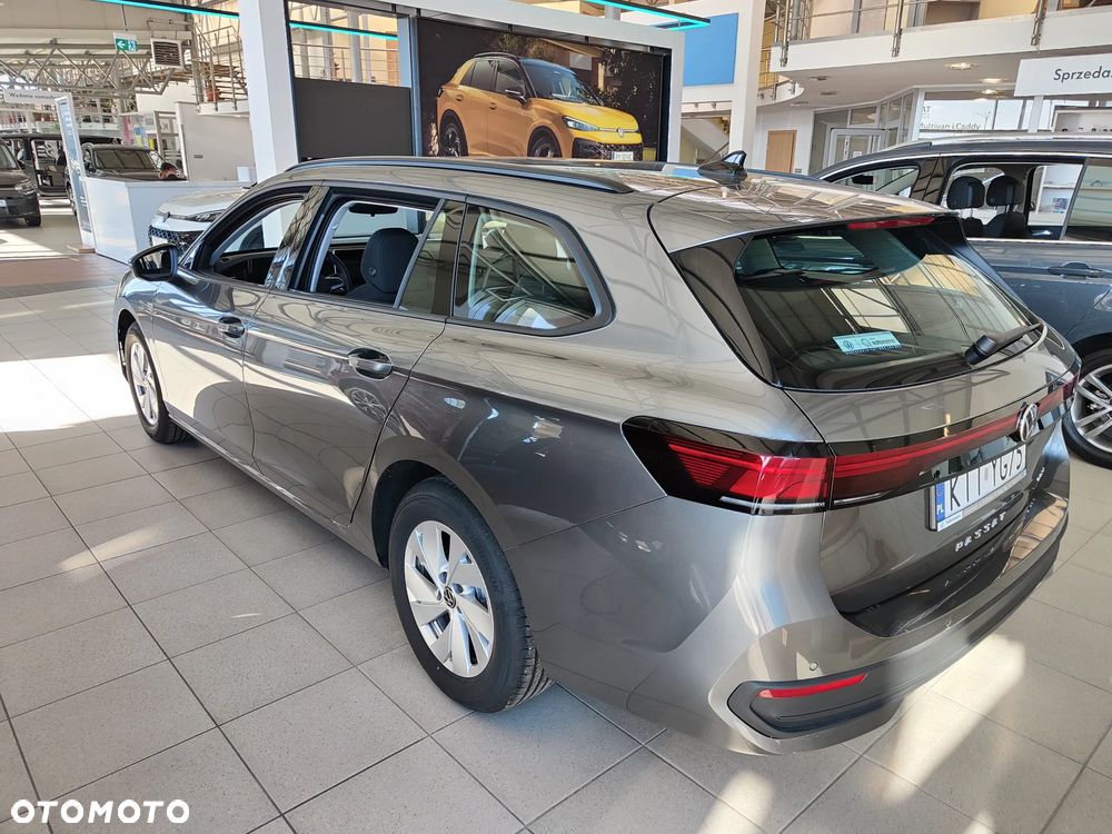 Volkswagen Passat - 4