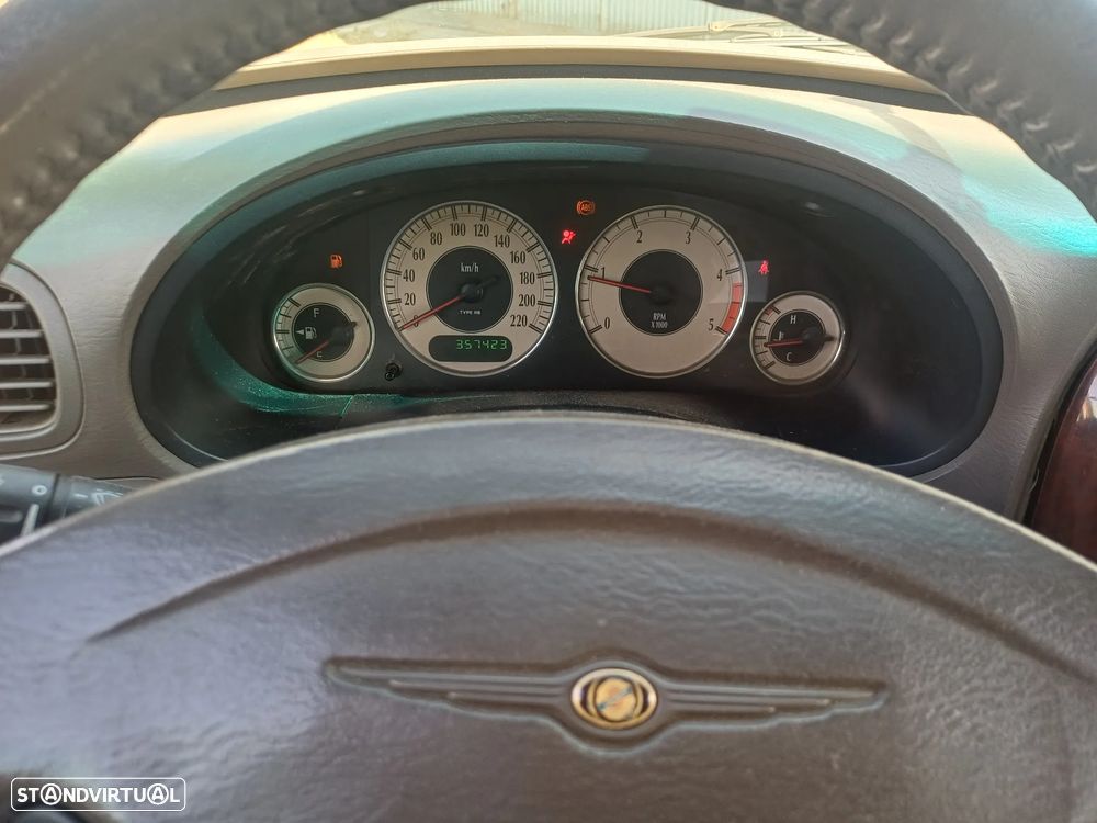 Chrysler Voyager 2.5 TD SE - 9