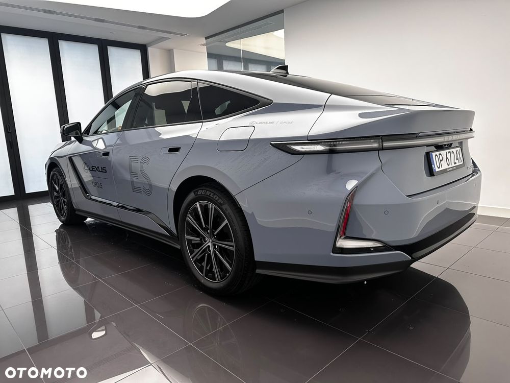 Lexus ES - 3