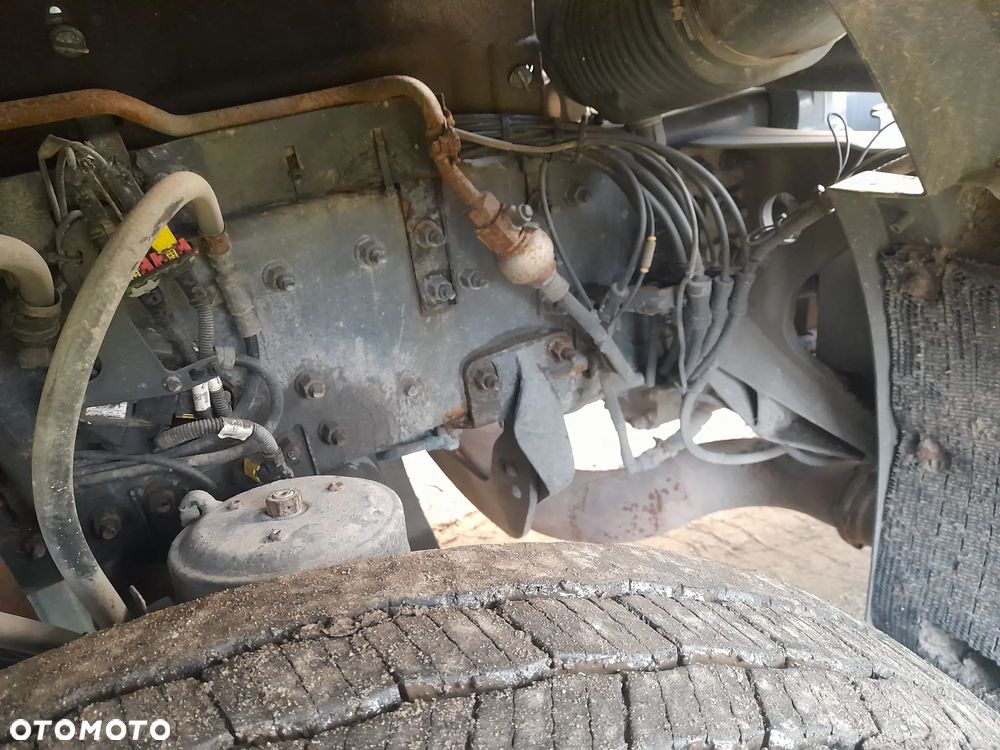 Volvo FH 16 650koni 6x2 OŚ SKRĘTNA PODNOSZONA // JEDYNY TAKI// RAMA DO ZABUDOWY// HDS dzwig żuraw do lasu drewna tarcicy // DO ŻYWCA// asenizacyjny// HOLOWNIK// FULL opcja ze SZWAJCARI - 24