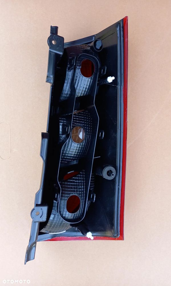 LAMPA TYLNA DACIA DOKKER 12- NOWA - 2