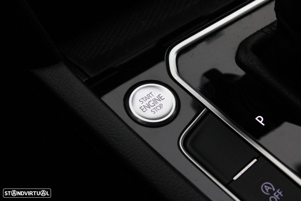 VW Passat Variant 2.0 TDI Business DSG - 27