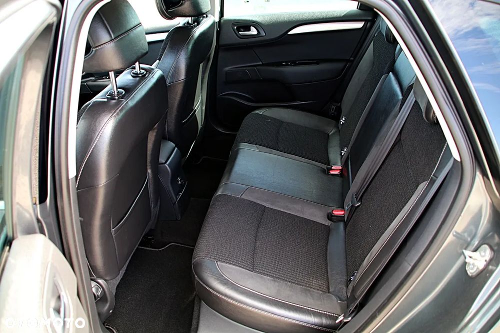 Citroën C4 VTi 120 Exclusive - 21