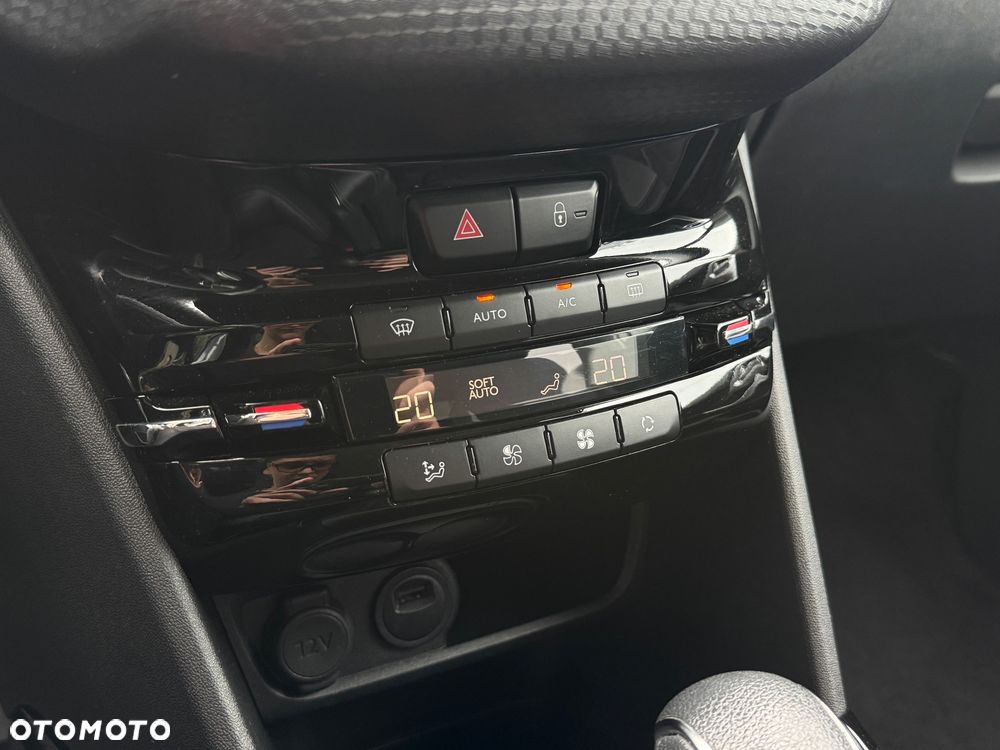 Peugeot 2008 PureTech 110 GPF Stop&Start EAT6 Allure - 23