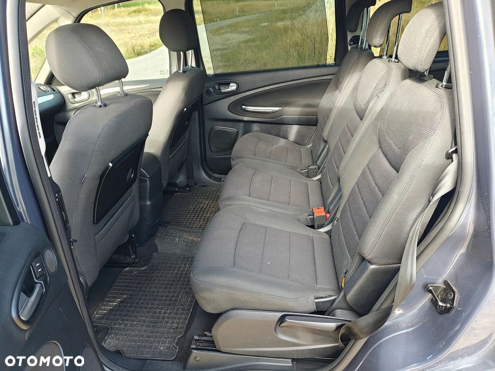 Ford Galaxy - 10
