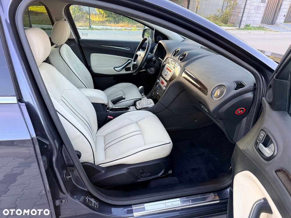 Ford Mondeo 2.5 Titanium S - 22